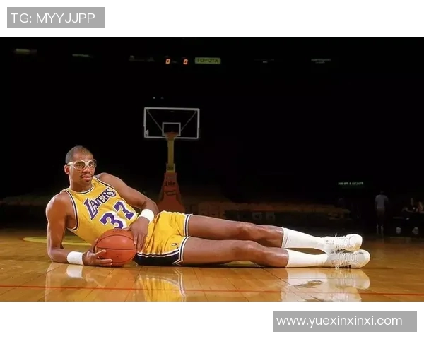 威尔特张伯伦如何推动NBA初期变革与篮球运动的发展历程